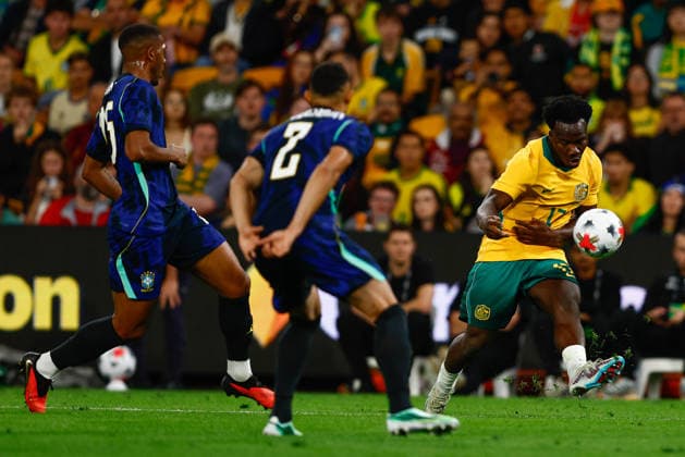 SOCCER AUSTRALIA BRAZIL, Nestory Irankunda of Australia passes the ball during the Queensland Football Series International Friendly, Länderspiel, Nationalmannschaft match between the Socceroos and Brazil at Suncorp Stadium in Brisbane, Tuesday, September 29, 2026. ( NO ARCHIVING, EDITORIAL USE ONLY  Copyright: xRUSSELLxFREEMANx 20260929136150574519