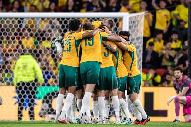 BRISBANE, AUSTRALIA - SEPTEMBER 29: Connor Metcalfe of Australia celebrates after scoring the team s second goal with teammates during the International Friendly, Länderspiel, Nationalmannschaft football match between Australia and Brazil at Suncorp Stadium on September 29, 2026 in Brisbane, Australia. (Photo by Ricardo Nogueira Sports Press Photo) Copyright: xRicardoxNogueira SportsxPressxPhotox Sportspressphoto_SPR242104