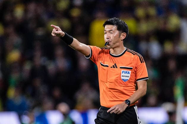 BRISBANE, AUSTRALIA - SEPTEMBER 29: The Referee Yusuke Araki gestures during the International Friendly, Länderspiel, Nationalmannschaft football match between Australia and Brazil at Suncorp Stadium on September 29, 2026 in Brisbane, Australia. (Photo by Ricardo Nogueira Sports Press Photo) Copyright: xRicardoxNogueira SportsxPressxPhotox Sportspressphoto_SPR242108