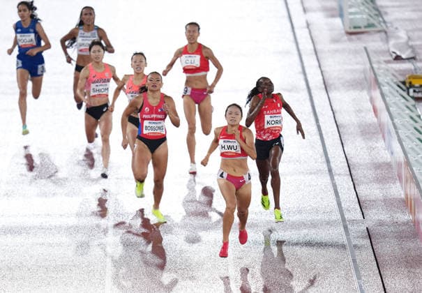 (260929) -- NAGOYA, Sept. 29, 2026 -- Wu Hongjiao (front) of China competes during the women s 800m final of athletics at the 20th Asian Games Aichi-Nagoya 2026 in Nagoya, Japan, Sept. 29, 2026. ) (SP)JAPAN-NAGOYA-ASIAN GAMES-ATHLETICS-WOMEN S 800M-FINAL WangxFei 