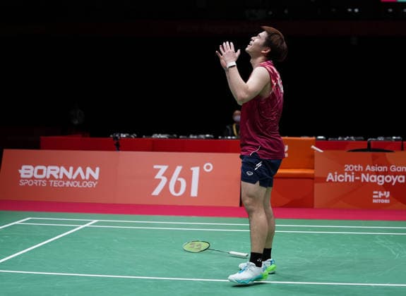 (260929) -- ICHINOMIYA, Sept. 29, 2026 -- Kunlavut Vitidsarn of Thailand celebrates victory after the men s singles final of badminton against Loh Kean Yew of Singapore at the 20th Asian Games Aichi-Nagoya 2026 in Ichinomiya of Aichi Prefecture, Japan, Sept. 29, 2026. ) (SP)JAPAN-ICHINOMIYA-ASIAN GAMES-BADMINTON-MEN S SINGLES-FINAL LixBo 