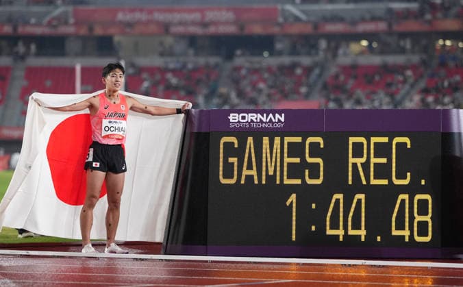 (260929) -- NAGOYA, Sept. 29, 2026 -- Ochiai Ko of Japan celebrates with new games record after the men s 800m final of athletics at the 20th Asian Games Aichi-Nagoya 2026 in Nagoya, Japan, Sept. 29, 2026. ) (SP)JAPAN-NAGOYA-ASIAN GAMES-ATHLETICS-MEN S 800M-FINAL LuixSiuxWai 