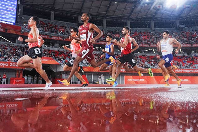(260929) -- NAGOYA, Sept. 29, 2026 -- Ochiai Ko (L) of Japan competes during the men s 800m final of athletics at the 20th Asian Games Aichi-Nagoya 2026 in Nagoya, Japan, Sept. 29, 2026. ) (SP)JAPAN-NAGOYA-ASIAN GAMES-ATHLETICS-MEN S 800M-FINAL LuoxYuan 