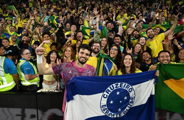 SOCCER AUSTRALIA BRAZIL, Brazil goalkeeper Otavio celebrates winning with fans during the Queensland Football Series International Friendly, Länderspiel, Nationalmannschaft match between the Australian Socceroos and Brazil at Suncorp Stadium in Brisbane, Tuesday, September 29, 2026. ( NO ARCHIVING, EDITORIAL USE ONLY BRISBANE QUEENSLAND Australia  Copyright: xDARRENxENGLANDx 20260929185246108621