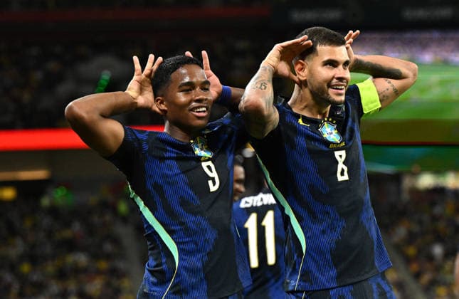 SOCCER AUSTRALIA BRAZIL, Bruco Guimaraes (right) of Brazil celebrates scoring a goal with Endrick (left) of Brazil during the Queensland Football Series International Friendly, Länderspiel, Nationalmannschaft match between the Australian Socceroos and Brazil at Suncorp Stadium in Brisbane, Tuesday, September 29, 2026. ( NO ARCHIVING, EDITORIAL USE ONLY BRISBANE QUEENSLAND Australia  Copyright: xDARRENxENGLANDx 20260929125912955600