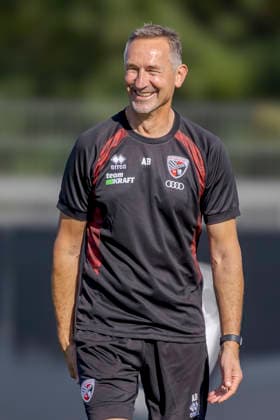 Ingolstadt, Germany, September 29, 2026; 3. Liga 2026–2027; FC Ingolstadt 04; Training; Pictured: FCI Coach Achim Beierlorzer smiling on the field at the Audi Sportpark Bayern training facility Copyright: xFotostandx xSchäferx