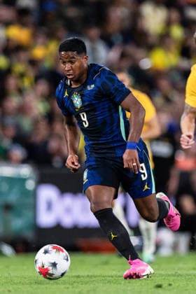 BRISBANE, AUSTRALIA - SEPTEMBER 29: Endrick of Brazil (C) runs with the ball under during the International Friendly, Länderspiel, Nationalmannschaft football match between Australia and Brazil at Suncorp Stadium on September 29, 2026 in Brisbane, Australia. (Photo by Ricardo Nogueira Sports Press Photo) Copyright: xRicardoxNogueira SportsxPressxPhotox Sportspressphoto_SPR242113