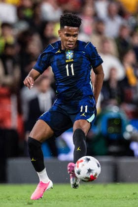 BRISBANE, AUSTRALIA - SEPTEMBER 29: Estevao of Brazil passes the ball during the International Friendly, Länderspiel, Nationalmannschaft football match between Australia and Brazil at Suncorp Stadium on September 29, 2026 in Brisbane, Australia. (Photo by Ricardo Nogueira Sports Press Photo) Copyright: xRicardoxNogueira SportsxPressxPhotox Sportspressphoto_SPR242123
