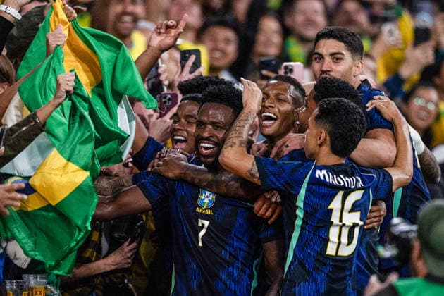 BRISBANE, AUSTRALIA - SEPTEMBER 29: Vinicius Junior of Brazil celebrates after scoring the team s fourth goal with teammates during the International Friendly, Länderspiel, Nationalmannschaft football match between Australia and Brazil at Suncorp Stadium on September 29, 2026 in Brisbane, Australia. (Photo by Ricardo Nogueira Sports Press Photo) Copyright: xRicardoxNogueira SportsxPressxPhotox Sportspressphoto_SPR242126