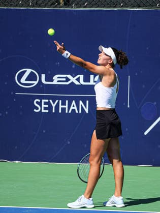 WTA, Tennis Damen 125 Adana Open Tennis Tournament ADANA, TURKIYE - SEPTEMBER 29: Turkish tennis player Ayla Aksu Kahraman competes against Elena Pridankina (not seen) during their round of 32 match at the WTA 125 Adana Open Tennis Tournament at Adana Tennis, Mountain and Water Sports Club (ATDSK) in Adana, Turkiye on September 29, 2026. Yakup Saglam Anadolu Adana Turkey. Editorial use only. Please get in touch for any other usage.  Copyright: x2026xAnadoluxYakupxSaglamx