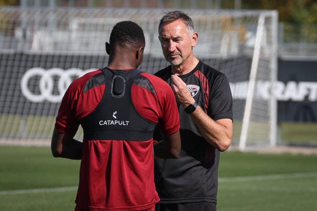 3rd Division Season 2026–27, Game 1: Training Session with Achim Beierlorzer; Head Coach Achim Beierlorzer; FCI s Obed Ugondu, No. 17; FCI; Photo by Jürgen Meyer; 3rd Division Season 2026–27, Game 1: Training Session with Achim Beierlorzer