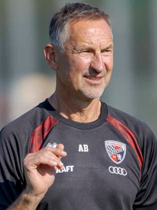 Ingolstadt, Germany, September 29, 2026; 3. Liga 2026–2027; FC Ingolstadt 04; Training; Pictured: Coach Achim Beierlorzer; FCI Training Facility; Audi Sportpark Bayern Copyright: xFotostandx xSchäferx