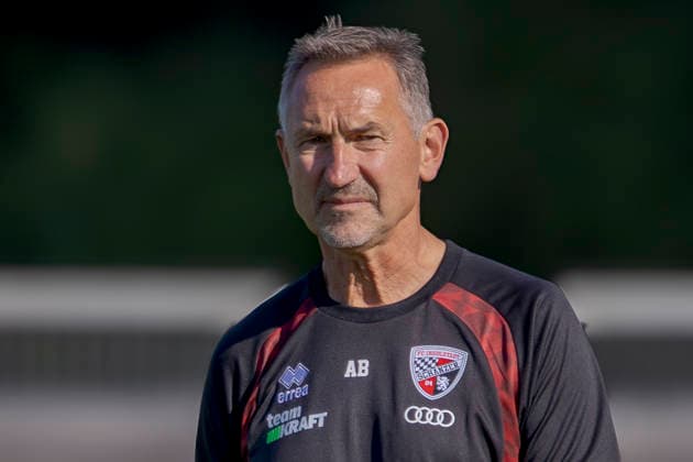 Ingolstadt, Germany, September 29, 2026; 3. Liga 2026–2027; FC Ingolstadt 04; Training; Pictured: Coach Achim Beierlorzer; FCI Training Facility; Audi Sportpark Bayern Copyright: xFotostandx xSchäferx