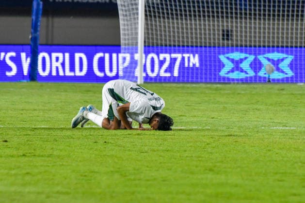 Philipines v Pakistan - FIFA ASEAN CUP 2026 Pakistani national team, Nationalteam player Rehman Abdul prostrates himself after the match against the Philippine national team in the 2026 FIFA ASEAN Cup at SI Jalak Harupat Stadium in Bandung, West Java, Indonesia, on September 26, 2026. The match between the Philippines and Pakistan ended in a 2-2 draw. BANDUNG West Java Indonesia  Copyright: xKhairizalxMarisx originalFilename:maris-philipin260929_npYJ2.jpg