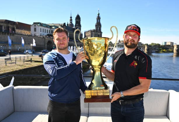 From left: Florian Zur Nieden (Dresden) and Heiko Bals (Potsdam) with the championship trophy, GFL Bowl, Bowl, German Championship final between the Dresden Monarchs and the Potsdam Royals, final, American football, German Football League, GFL, Dresden, press conference aboard the motorboat Gräfin Cosel, September 29, 2026,