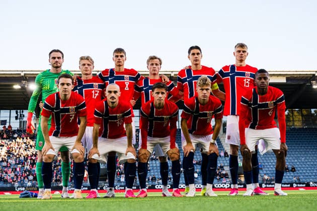 260929 Norway s starting lineup poses for a team photo ahead of the UEFA European Under-21 Qualifier soccer match between Norway and Bosnia and Herzegovina on September 29, 2026 in Stavanger. Photo by Marius Simensen. BILDBYRAN COP 238 bbeng bosnia bosnia and herzegovina eu qualifiers soccer u21 uefa euro under-21 qualifiers  Copyright: MARIUSxSIMENSEN BB260929BB291