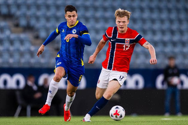 September 29, 2026: Emin Kujovic of Bosnia and Herzegovina and Runar Norheim of Norway during the UEFA European Under-21 Qualifier soccer match between Norway and Bosnia and Herzegovina on September 29, 2026 in Stavanger. Photo by Marius Simensen, BILDBYRAN COP 238 bbeng bosnia bosnia and herzegovina u21 qualifiers soccer u21 uefa euro under 21 qualifiers  Copyright: MARIUSxSIMENSEN BB260929BB334