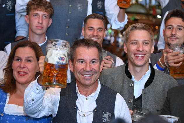 President Gernot MANG 1860, Verena DIETL, Mayor Dominik KRAUSE Traditional Oktoberfest visit by TSV 1860 Munich, Hacker Pschorr Tent team, 191st Oktoberfest from September 19 to October 4, 2026, at the Theresienwiese in Munich Â