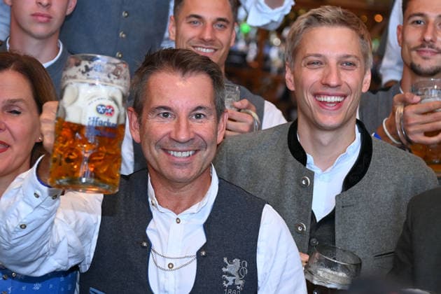 President Gernot MANG 1860, Verena DIETL, Mayor Dominik KRAUSE Traditional Oktoberfest visit by TSV 1860 Munich, Hacker Pschorr Tent team, 191st Oktoberfest from September 19 to October 4, 2026, at the Theresienwiese in Munich Â