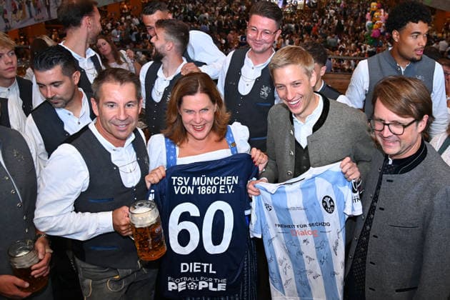 President Gernot MANG 1860, Verena DIETL, Mayor Dominik KRAUSE Traditional Oktoberfest visit by TSV 1860 Munich, Hacker Pschorr Tent team, 191st Oktoberfest from September 19 to October 4, 2026, at the Theresienwiese in Munich Â