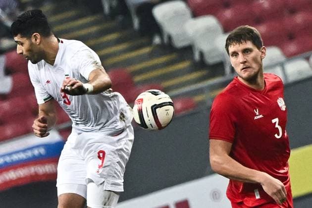Russia Soccer Friendly Russia - Iran 9253971 29.09.2026 Iran s Mehdi Taremi and Russia s Igor Diveyev in action during the friendly soccer match between Russia and Iran at Ak Bars Arena stadium, in Kazan, Republic of Tatarstan, Russia. Maksim Bogodvid Sputnik Kazan Republic of Tatarstan Russia  Copyright: xMaksimxBogodvidx