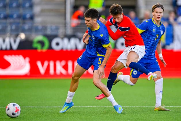 U21 European Championship Qualifier: Norway vs. Bosnia and Herzegovina, Stavanger, September 29, 2026. Bosnia and Herzegovina’s Amar Ibrisimovic and Norway’s Oliver Braude during the U21 European Championship qualifier between Norway and Bosnia and Herzegovina at Lyse Arena in Stavanger. Photo: Carina Johansen, NTB, Stavanger, Norway EDITORIAL USE ONLY RESTRICTED USE FOR BETTING COMPANIES  Copyright: xCarinaxJohansenx xNTBx