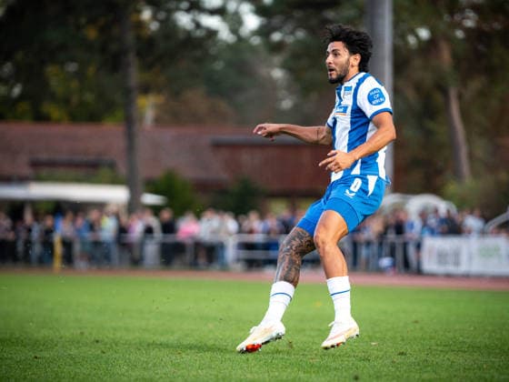 Friendly Match: Hertha BSC vs. Hertha 03 Zehlendorf Berlin, September 29, 2026 Friendly Match: Kevin SESSA of Hertha BSC takes a shot on goal during the match between Hertha BSC and Hertha 03 Zehlendorf at Ernst Reuter Sportfeld on September 29, 2026, in Berlin, Germany Copyright: xBEAUTIFULxSPORTS Kuehnx