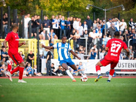 Friendly Match: Hertha BSC vs. Hertha 03 Zehlendorf Berlin, September 29, 2026 Friendly Match: Jelani NDI of Hertha BSC takes a shot on goal during the match between Hertha BSC and Hertha 03 Zehlendorf at Ernst Reuter Sportfeld on September 29, 2026, in Berlin, Germany Copyright: xBEAUTIFULxSPORTS Kuehnx