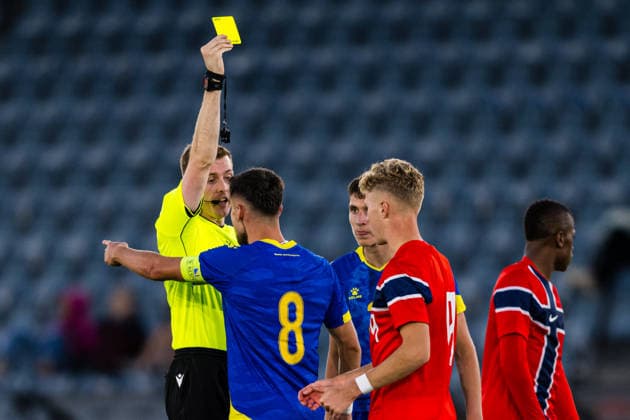September 29, 2026: Anes Krdžalic of Bosnia and Herzegovina after receiving a yellow card from referee Ryan Lee during the UEFA European Under-21 Qualifier soccer match between Norway and Bosnia and Herzegovina on September 29, 2026 in Stavanger. Photo by Marius Simensen. BILDBYRAN COP 238 bbeng bosnia bosnia and herzegovina em qualifiers football soccer norway u21 uefa euro under-21 qualifiers  Copyright: MARIUSxSIMENSEN BB260929BB380