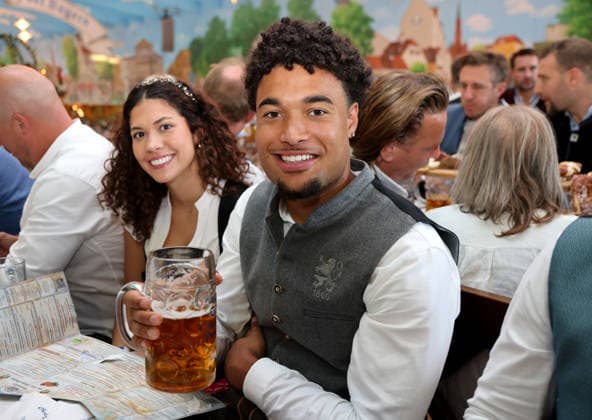 Soccer, Men s, Bavarian Regional League, 2026–2027 Season, TSV 1860 Munich, Official Oktoberfest Visit, Hacker Festzelt—Arian Ortivero Calderon of TSV 1860 Munich with a Maß of beer in his hand
