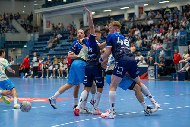 Tomasz Gebala, backcourt, PGE Wybrzeze Gdansk 48, Mikolaj Czaplinski, wing, PGE Wybrzeze Gdansk 44, Kristjan Horžen, pivot, VfL Gummersbach 27, VfL Gummersbach vs. PGE Wybrzeze Gdansk, EHF European League, Men, Matchday 1, 2026–2027 season, September 29, 2026, Gummersbach, North Rhine-Westphalia, Germany Copyright: xkolbert-press MartinxWdziecznyx