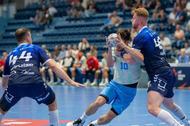 Alex Dujshebaev, backcourt, VfL Gummersbach 10, Tomasz Gebala, backcourt, PGE Wybrzeze Gdansk 48, Mikolaj Czaplinski, wing, PGE Wybrzeze Gdansk 44, VfL Gummersbach vs. PGE Wybrzeze Gdansk, EHF European League, Men, Matchday 1, 2026–2027 season, September 29, 2026, Gummersbach, North Rhine-Westphalia, Germany Copyright: xkolbert-press MartinxWdziecznyx