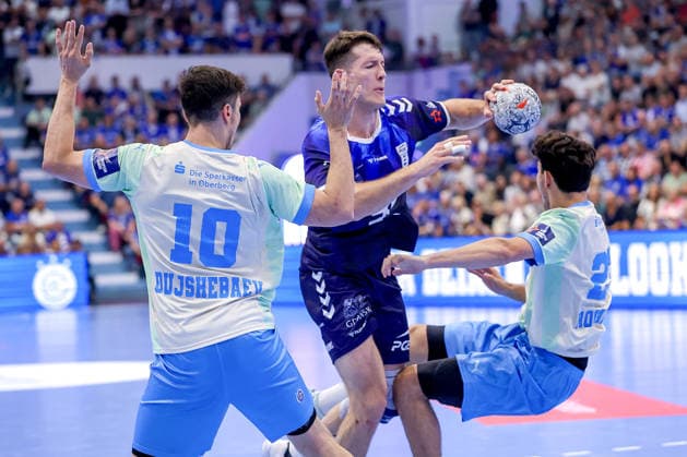 September 29, 2026, Handball, EL, VfL Gummersbach vs. PGE Wybrzeza Gdansk, Matchday 1 of the EHF European League, 2026–27 Men’s Season, Schwalbe Arena, Alex Dujshebaev (VfL Gummersbach) 10, Nikola Roganovic (VfL Gummersbach) 23 defending against Wiktor Tomczak (PGE) 30, North Rhine-Westphalia, Germany