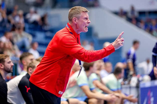 September 29, 2026, Handball, EL, VfL Gummersbach vs. PGE Wybrzeza Gdansk, Matchday 1 of the EHF European League, 2026–27 Men’s Season, Schwalbe Arena Head Coach Gudjon Valur Sigurdsson of VfL Gummersbach gesturing on the sidelines in North Rhine-Westphalia, Germany