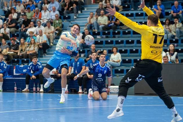 Ludwig Hallbaeck, backcourt, VfL Gummersbach 20, Mateusz Zembrzycki, goalkeeper, PGE Wybrzeze Gdansk 17, , VfL Gummersbach vs. PGE Wybrzeze Gdansk, EHF European League, Men s, Matchday 1, 2026–2027 Season, September 29, 2026, Gummersbach, North Rhine-Westphalia, Germany Copyright: xkolbert-press MartinxWdziecznyx