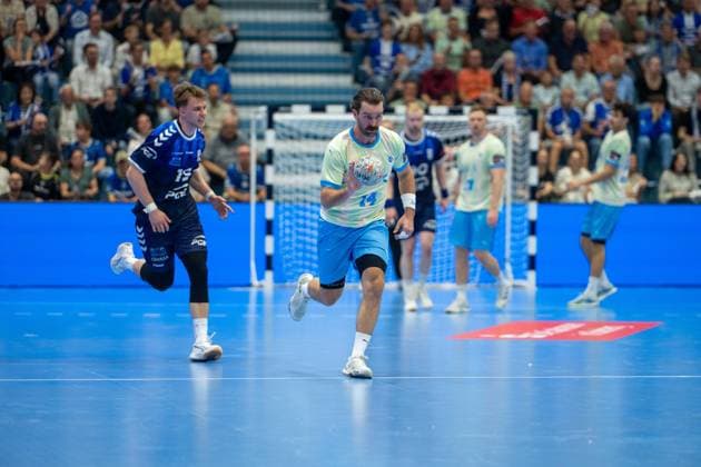 Teitur Oern Einarsson on a successful fast break, backcourt, VfL Gummersbach 14 , , VfL Gummersbach vs. PGE Wybrzeze Gdansk, EHF European League, Men s, Matchday 1, 2026–2027 Season, September 29, 2026, Gummersbach, North Rhine-Westphalia, Germany Copyright: xkolbert-press MartinxWdziecznyx
