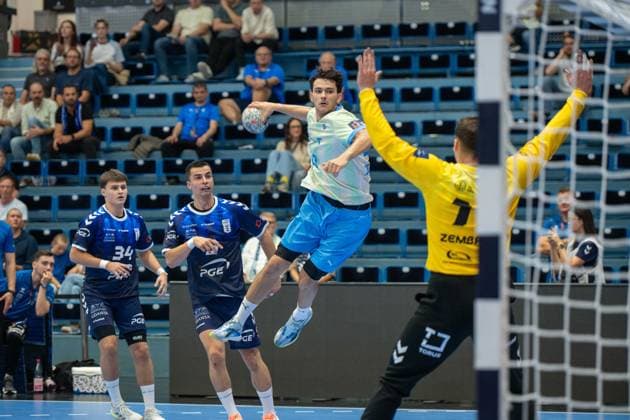 Nicola Roganovic, backcourt, VfL Gummersbach 23, Mateusz Zembrzycki, goalkeeper, PGE Wybrzeze Gdansk 17, , VfL Gummersbach vs. PGE Wybrzeze Gdansk, EHF European League, Men s, Matchday 1, 2026–2027 season, September 29, 2026, Gummersbach, North Rhine-Westphalia, Germany Copyright: xkolbert-press MartinxWdziecznyx