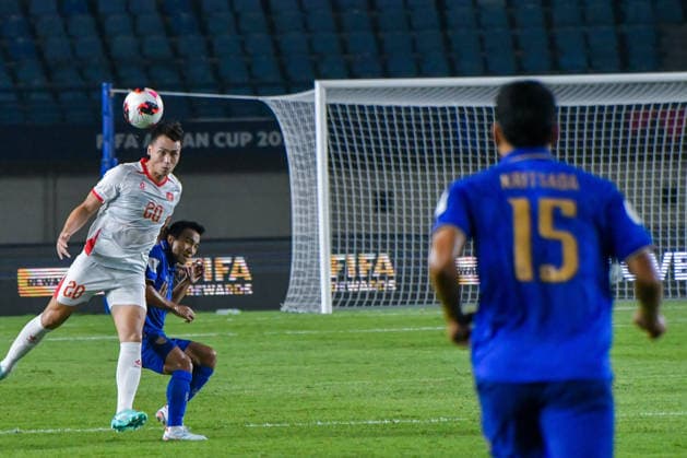Thailand v Vietnam - FIFA ASEAN CUP 2026 Vietnamese national team, Nationalteam player Bui Hoang Viet Anh (left) competes for the ball with a Thailand national team player during a 2026 FIFA ASEAN Cup match at SI Jalak Harupat Stadium in Bandung, West Java, Indonesia, on September 29, 2026. Thailand defeated Vietnam 2-0. BANDUNG West Java Indonesia  Copyright: xKhairizalxMarisx originalFilename:maris-thailand260929_nppmZ.jpg