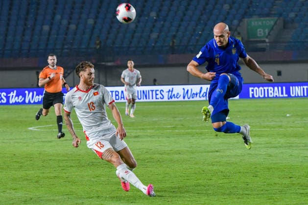 Thailand v Vietnam - FIFA ASEAN CUP 2026 Thai national team, Nationalteam player Bihr Manuel (right) competes for the ball with Vietnamese national team player Nguyen Tai Loc (left) during a 2026 FIFA ASEAN Cup match at SI Jalak Harupat Stadium in Bandung, West Java, Indonesia, on September 29, 2026. Thailand defeats Vietnam 2-0. BANDUNG West Java Indonesia  Copyright: xKhairizalxMarisx originalFilename:maris-thailand260929_npcjA.jpg