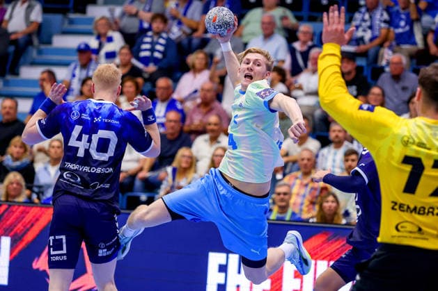 September 29, 2026, Handball, EL, VfL Gummersbach vs. PGE Wybrzeza Gdansk, Matchday 1 of the EHF European League, 2026–27 Men’s Season, Schwalbe Arena, Gardar, Ingi Sindrason (VfL Gummersbach) 34 shoots the ball at the goal defended by Mateusz Zembrzycki (PGE 17), North Rhine-Westphalia, Germany
