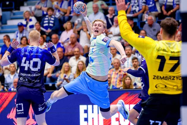 September 29, 2026, Handball, EL, VfL Gummersbach vs. PGE Wybrzeza Gdansk, Matchday 1 of the EHF European League, 2026–27 Men’s Season, Schwalbe Arena, Gardar, Ingi Sindrason (VfL Gummersbach) 34 shoots the ball at the goal defended by Mateusz Zembrzycki (PGE 17), North Rhine-Westphalia, Germany