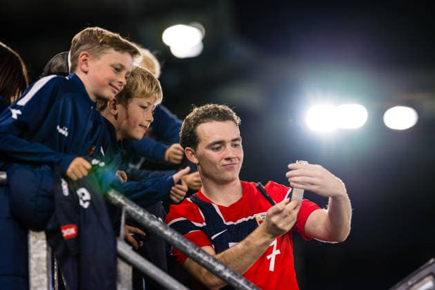 September 29, 2026: Edvin Austbo of Norway with fans after the UEFA European Under-21 Qualifier soccer match between Norway and Bosnia and Herzegovina on September 29, 2026 in Stavanger. Photo by Marius Simensen. BILDBYRAN COP 238 bbeng bosnia bosnia and herzegovina eu qualifiers soccer u21 uefa euro under-21 qualifiers  Copyright: MARIUSxSIMENSEN BB260929BB506