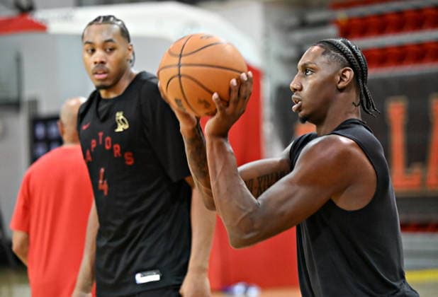 September 29, 2026, Quebec, On, Canada: Toronto Raptors Kawhi Leonard shoots as team mate Scottie Barnes looks on during basketball training camp action in Quebec City, Tuesday, Sept. 29, 2026 Canada News - September 29, 2026  - ZUMAc35_ 20260929_zaf_c35_050 Copyright: xJacquesxBoissinotx