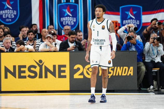 Anadolu Efes v Real Madrid EuroLeague ISTANBUL, TURKIYE - SEPTEMBER 29: Nick Smith Jr 1, of Real Madrid looks on during the EuroLeague Regular Season Round 2 match between Anadolu Efes and Real Madrid at Turkcell Basketball Development Center on September 29, 2026 in Istanbul, Turkiye. Istanbul Turkcell Basketball Development Center Istanbul Turkiye Copyright: x x2026xYagizxGurtugx xPSxImagesxYagizxGurtugx