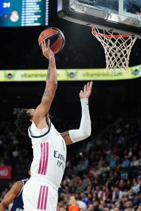 Anadolu Efes v Real Madrid EuroLeague ISTANBUL, TURKIYE - SEPTEMBER 29: Nick Smith Jr 1, of Real Madrid attempts a two-point shot during the EuroLeague Regular Season Round 2 match between Anadolu Efes and Real Madrid at Turkcell Basketball Development Center on September 29, 2026 in Istanbul, Turkiye. Istanbul Turkcell Basketball Development Center Istanbul Turkiye Copyright: x x2026xYagizxGurtugx xPSxImagesxYagizxGurtugx