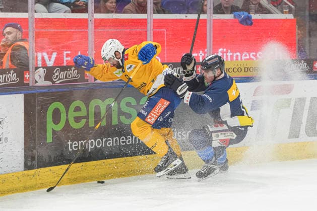 September 29, 2026, Quinto, Gottardo Arena, NL: HC Ambri Piotta vs. HC Davos (58 Frederic Allard, Davos vs. 17 Miles Muller, Ambri), Quinto, Gottardo Arena, Ticino, Switzerland Copyright: xJustPictures.ch JarixPestelaccix jp-en-JaPe-JP6_JAr_NL_HCAP_HCD_29Sep2026_000012
