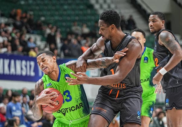 TOFAS v Niners Chemnitz - BKT EuroCup BURSA, TURKIYE - SEPTEMBER 29: Reynolds (L) of TOFAS vies with Fleming (R) of Niners Chemnitz during the BKT EuroCup Week Group C opening match between TOFAS and Niners Chemnitz in Bursa, Turkiye, on September 29, 2026. Sergen Sezgin Anadolu Bursa Turkey. Editorial use only. Please get in touch for any other usage.  Copyright: x2026xAnadoluxSergenxSezginx