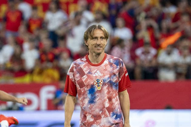 SEVILLE, SPAIN - SEPTEMBER 29: Luka Modric (N10) starting from the bench on the UEFA Nations League match between Spain and Croatia at the Stadium Ramon Sanchez Pizjuan on the 29th of September, 2026 in Sevilla, Spain Copyright: xAndresxLopezxSheridanxx xSPPx Sportspressphoto_SPR242739