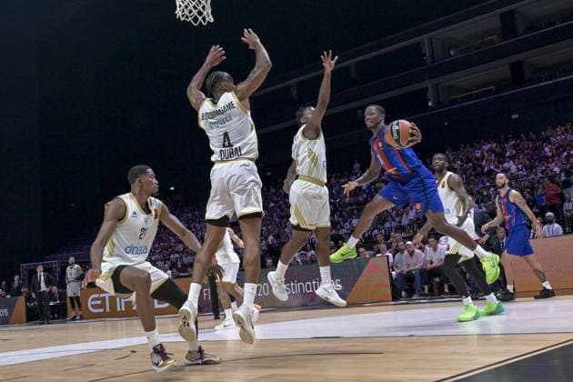 Dubai Basketball v FC Barcelona, Barca - EuroLeague DUBAI, UNITED ARAB EMIRATES - SEPTEMBER 29: Jaron Samuel Blossomgame (4) of Dubai Basketball in action during the EuroLeague match between Dubai Basketball and FC Barcelona at Coca-Cola Arena in Dubai, United Arab Emirates, on September 29, 2026. Hassan al Raisi Anadolu Dubai United Arab Emirates. Editorial use only. Please get in touch for any other usage.  Copyright: x2026xAnadoluxHassanxalxRaisix