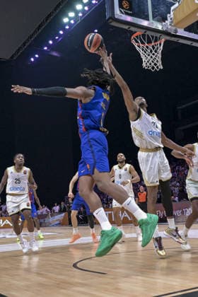 Dubai Basketball v FC Barcelona, Barca - EuroLeague DUBAI, UNITED ARAB EMIRATES - SEPTEMBER 29: Players in action during the EuroLeague match between Dubai Basketball and FC Barcelona at Coca-Cola Arena in Dubai, United Arab Emirates, on September 29, 2026. Hassan al Raisi Anadolu Dubai United Arab Emirates. Editorial use only. Please get in touch for any other usage.  Copyright: x2026xAnadoluxHassanxalxRaisix